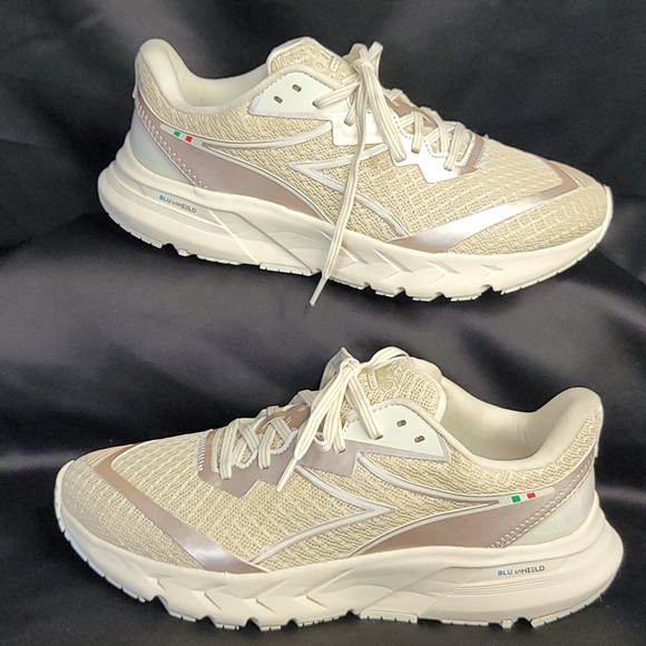 Diadora Shoes - Diadora Womens Mythos Blushield Hip 5 Knit Trainers Running Shoes  Size 10.5